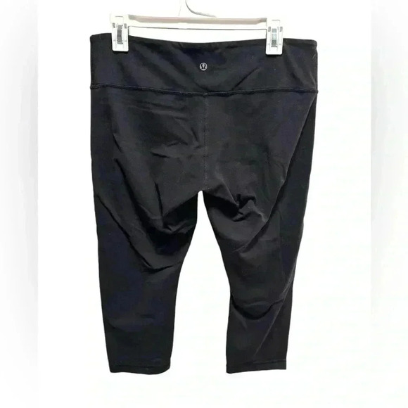 lululemon athletica Pants - LULULEMON BLACK CAPRI LEGGINGS